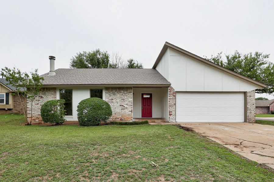 Exterior of a single-family rental home managed by 1907 Property Management in Edmond, OK
